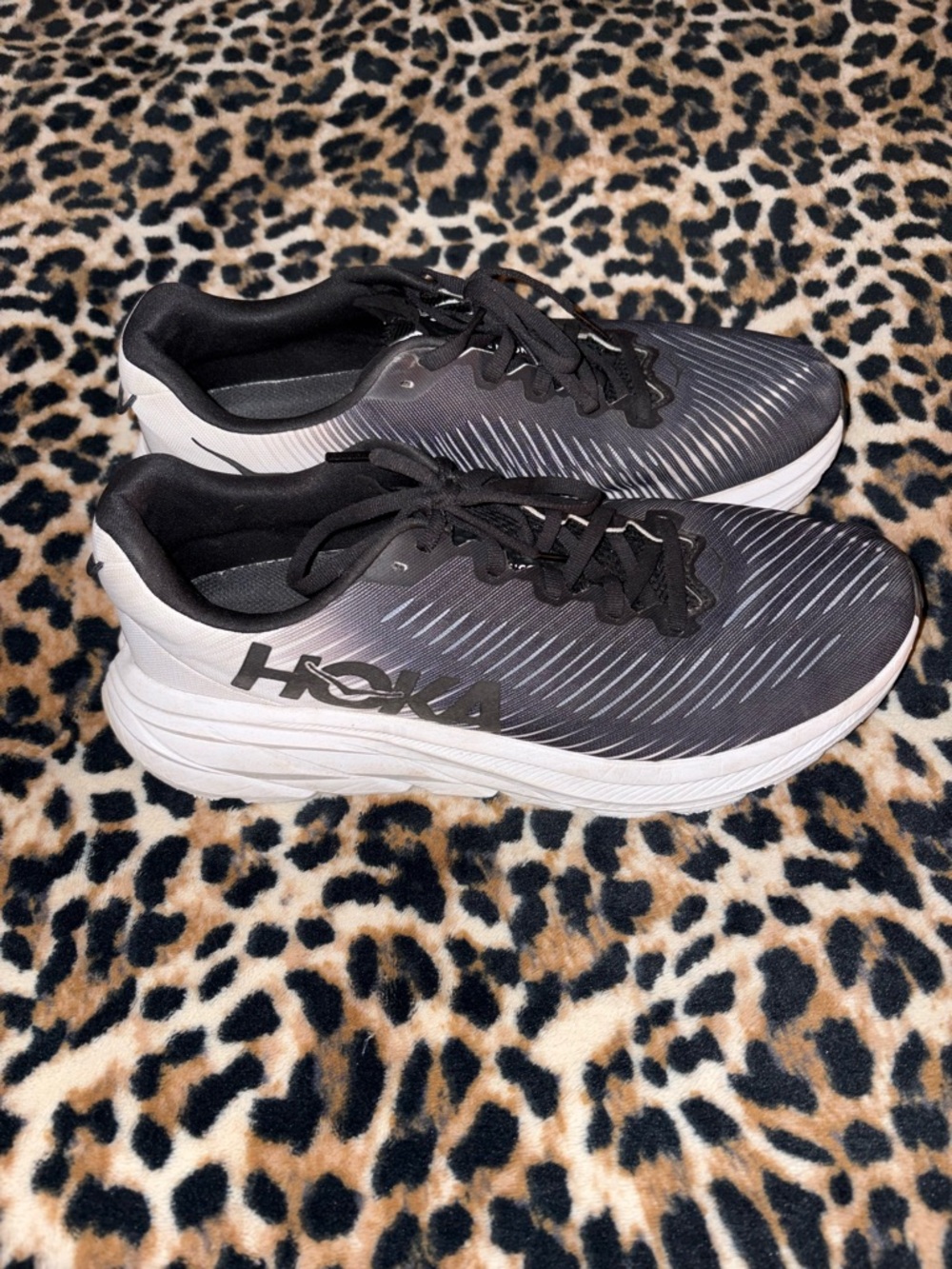 HOKA Women’s RINCON 3 Black and White Running Shoes size 10.5B